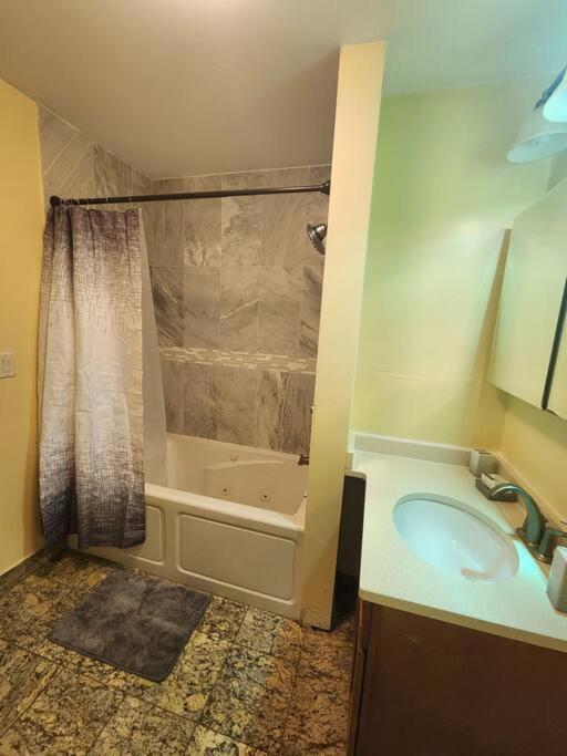 Classy 3 Bed Near Nyc With View! Apartman Union City Kültér fotó